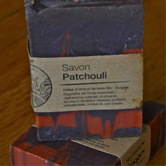 Image de Savon artisanal surgras au patchouli | Le sens des choses – boutique artisanale éthique de bougies parfumées et savons naturels fabriqués en France