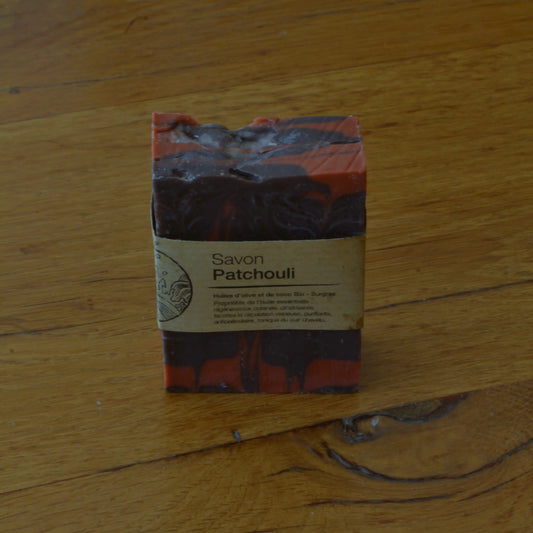 Image de Savon artisanal surgras au patchouli | Le sens des choses – boutique artisanale éthique de bougies parfumées et savons naturels fabriqués en France