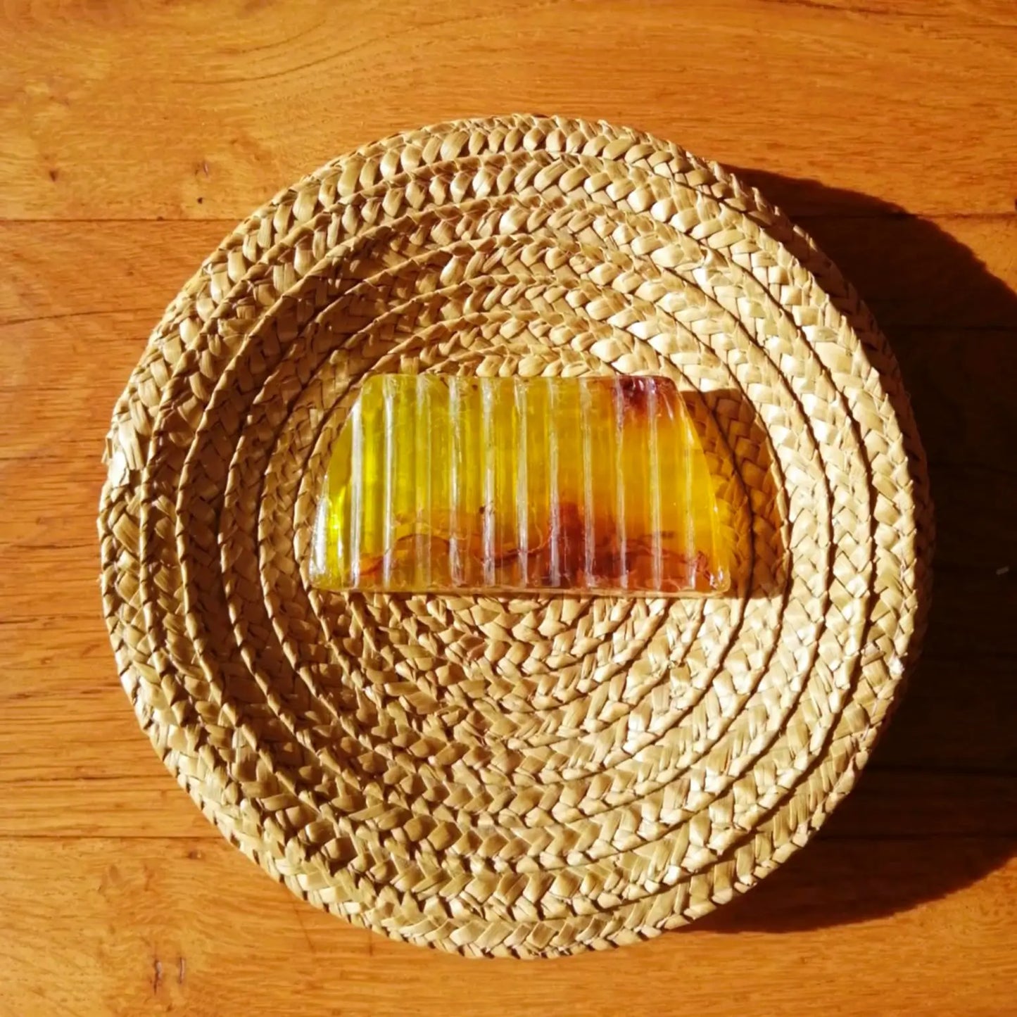 savon végétal au tilleul | Le sens des choses, boutique en ligne de produits artisanaux, naturels et écoresponsables fabriqués en France ou en Europe.