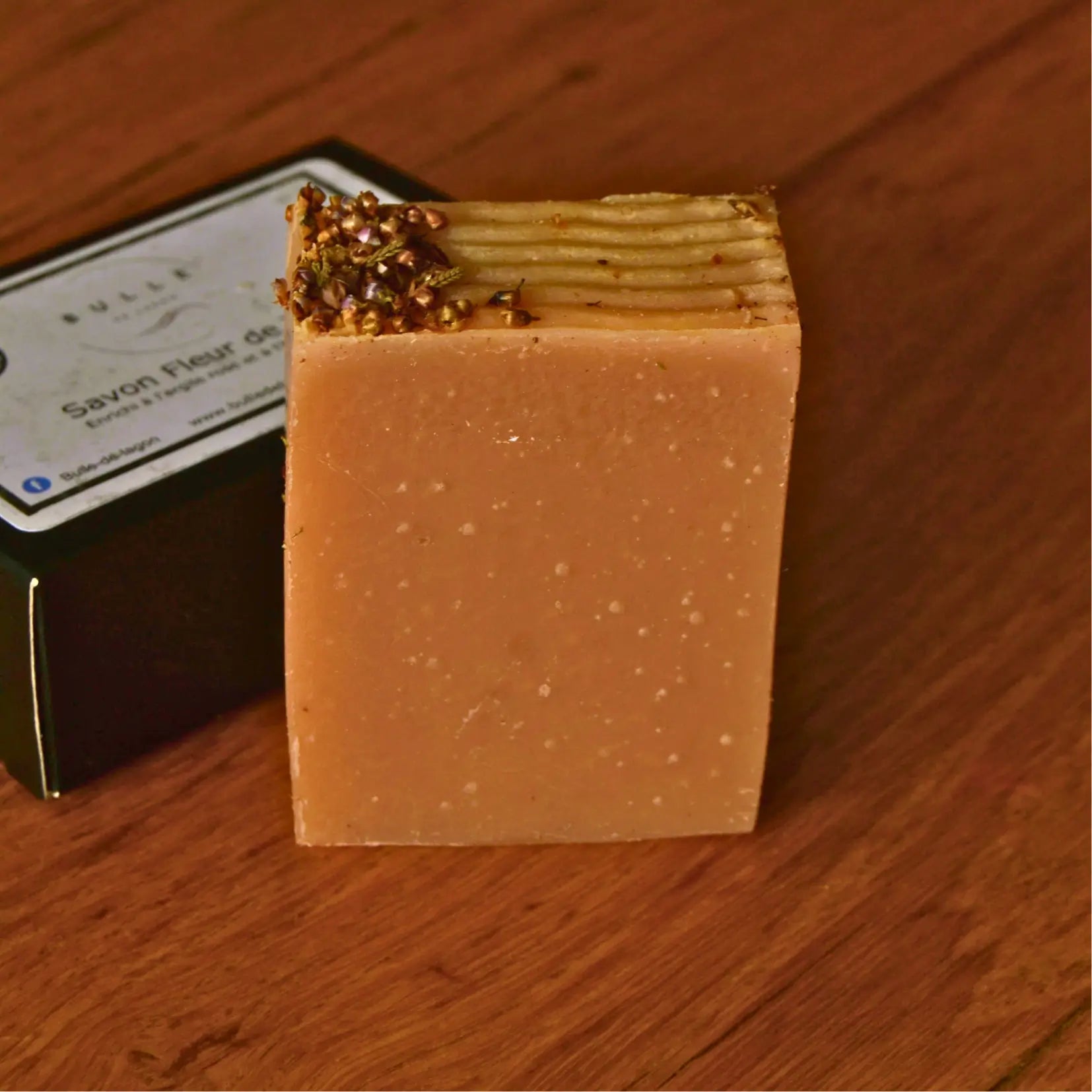 Image de Savon surgras à la fleur de Tiaré | Le sens des choses – boutique artisanale éthique de bougies parfumées et savons naturels fabriqués en France