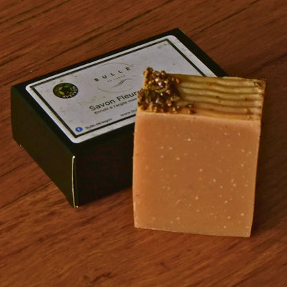 Image de Savon surgras à la fleur de Tiaré | Le sens des choses – boutique artisanale éthique de bougies parfumées et savons naturels fabriqués en France