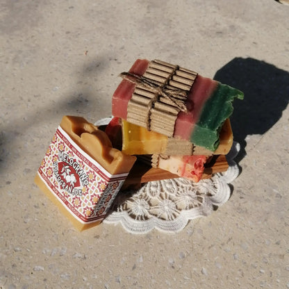 savon mystère — laissez-vous surprendre par un savon artisanal | Le sens des choses, boutique en ligne de produits artisanaux, naturels et écoresponsables fabriqués en France ou en Europe.