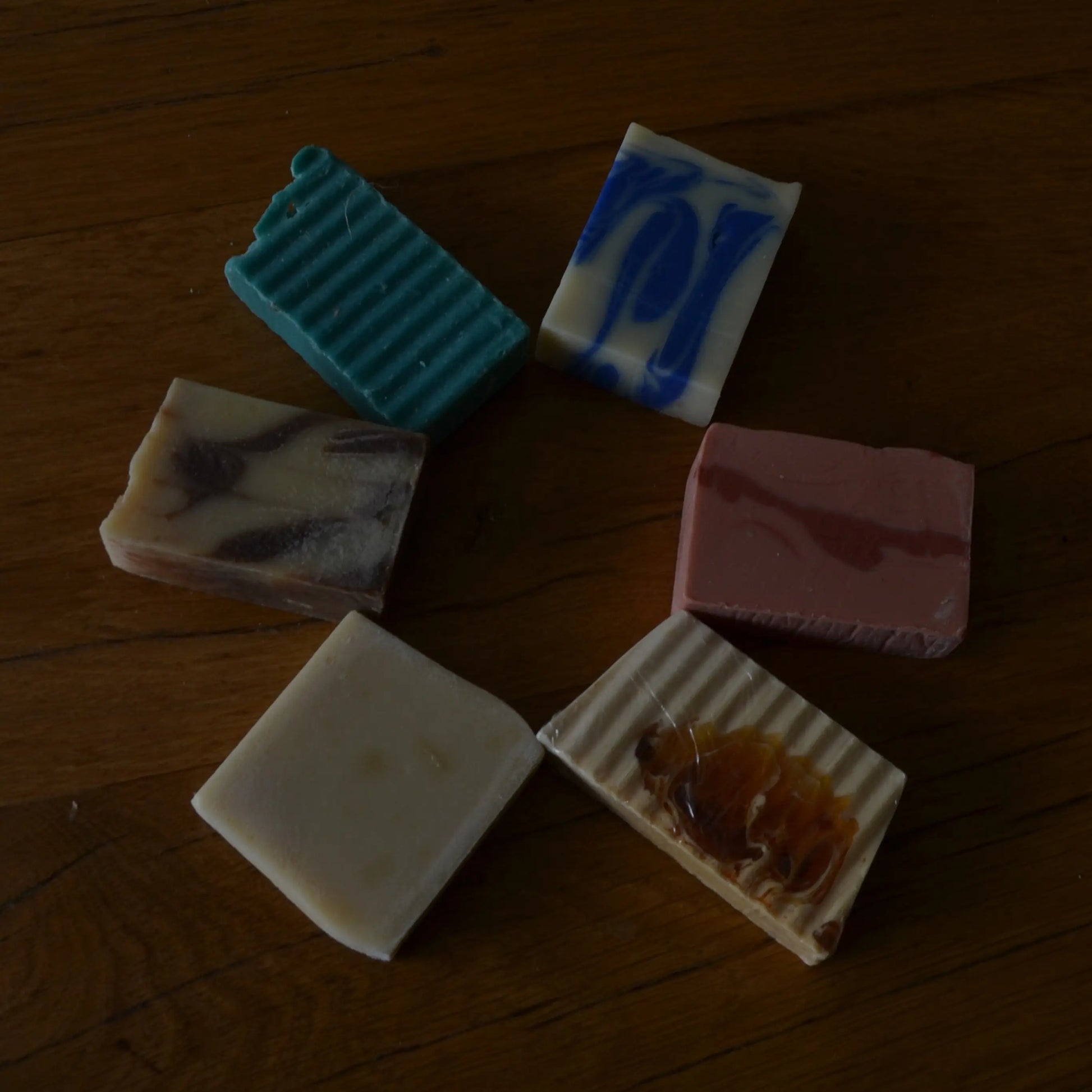 Image de Savon mystère artisanal anti-gaspillage | Le sens des choses – boutique artisanale de savons et bougies parfumées naturels fabriqués en France