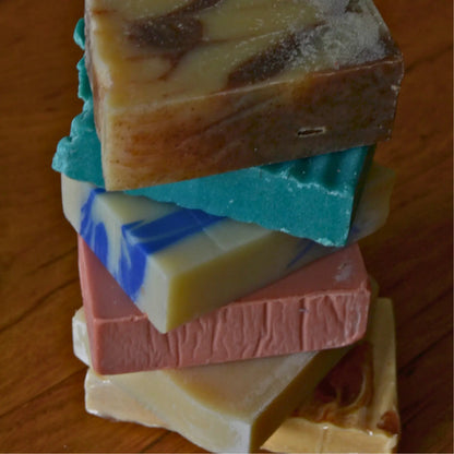 Image de Savon mystère artisanal anti-gaspillage | Le sens des choses – boutique artisanale éthique de bougies parfumées et savons naturels fabriqués en France