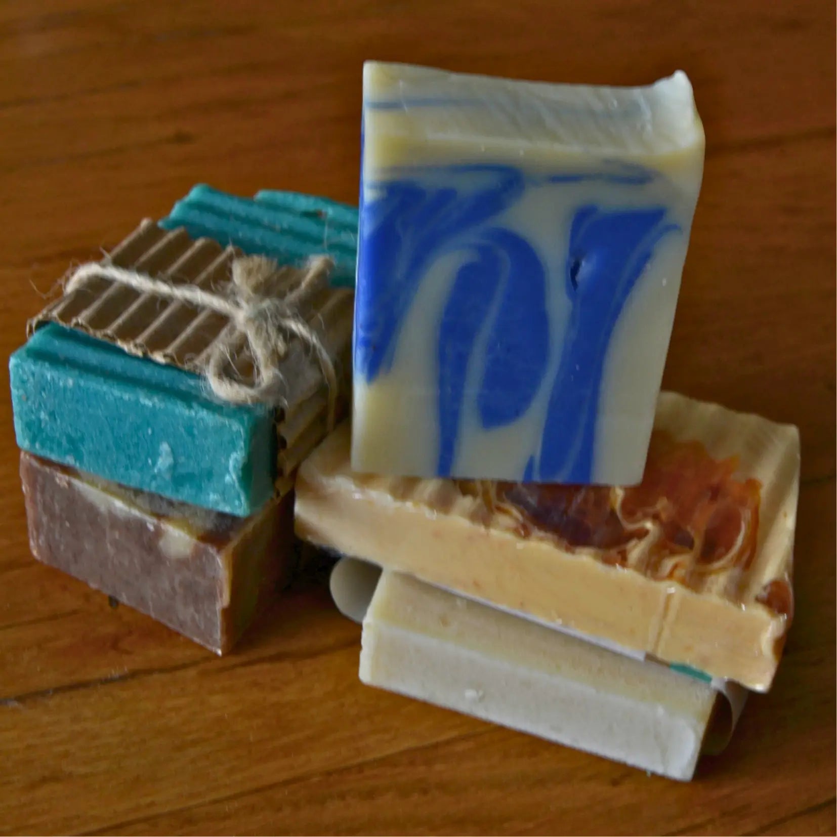 Image de Savon mystère artisanal anti-gaspillage | Le sens des choses – boutique artisanale éthique de bougies parfumées et savons naturels fabriqués en France