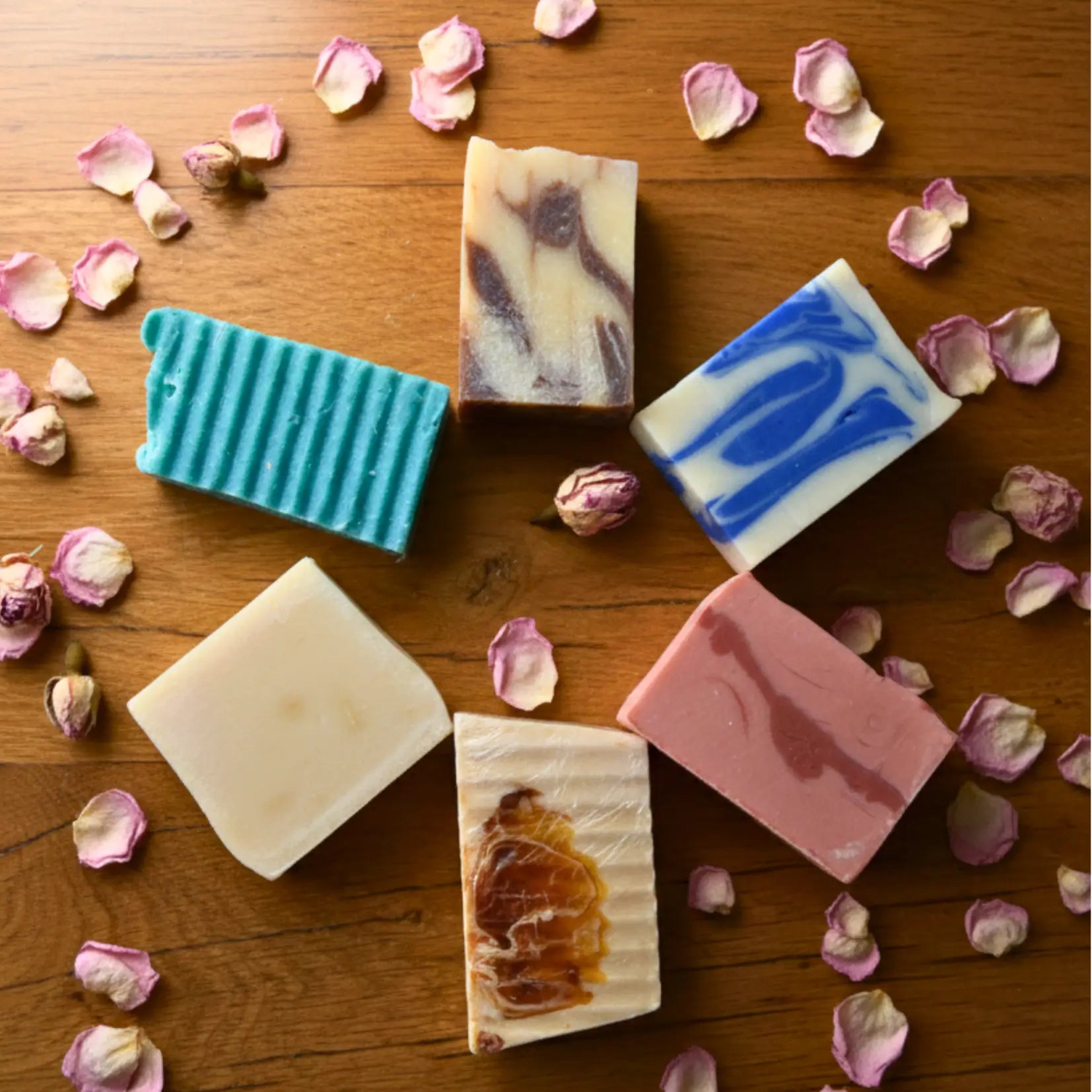 Image de Savon mystère artisanal anti-gaspillage | Le sens des choses – boutique artisanale éthique de bougies parfumées et savons naturels fabriqués en France