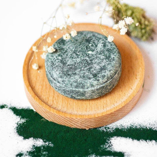 shampooing solide cheveux normaux sur spport avec spiruline