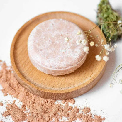 shampooing à l'argile rose — cheveux secs | Le sens des choses, boutique en ligne de produits artisanaux, naturels et écoresponsables fabriqués en France ou en Europe.
