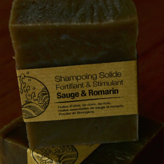 Image de shampooing solide fortifiant sauge et romarin | Le sens des choses, boutique en ligne de produits artisanaux, naturels et écoresponsables, fabriqués en France ou en Europe : savons artisanaux, bougies parfumées, accessoires zéro déchet.
