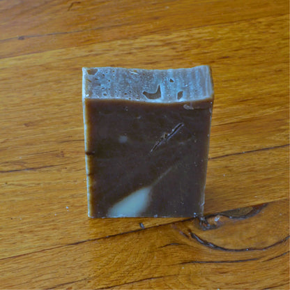 Image de Shampooing solide fortifiant à la sauge et au romarin | Le sens des choses – boutique artisanale éthique de bougies parfumées et savons naturels fabriqués en France