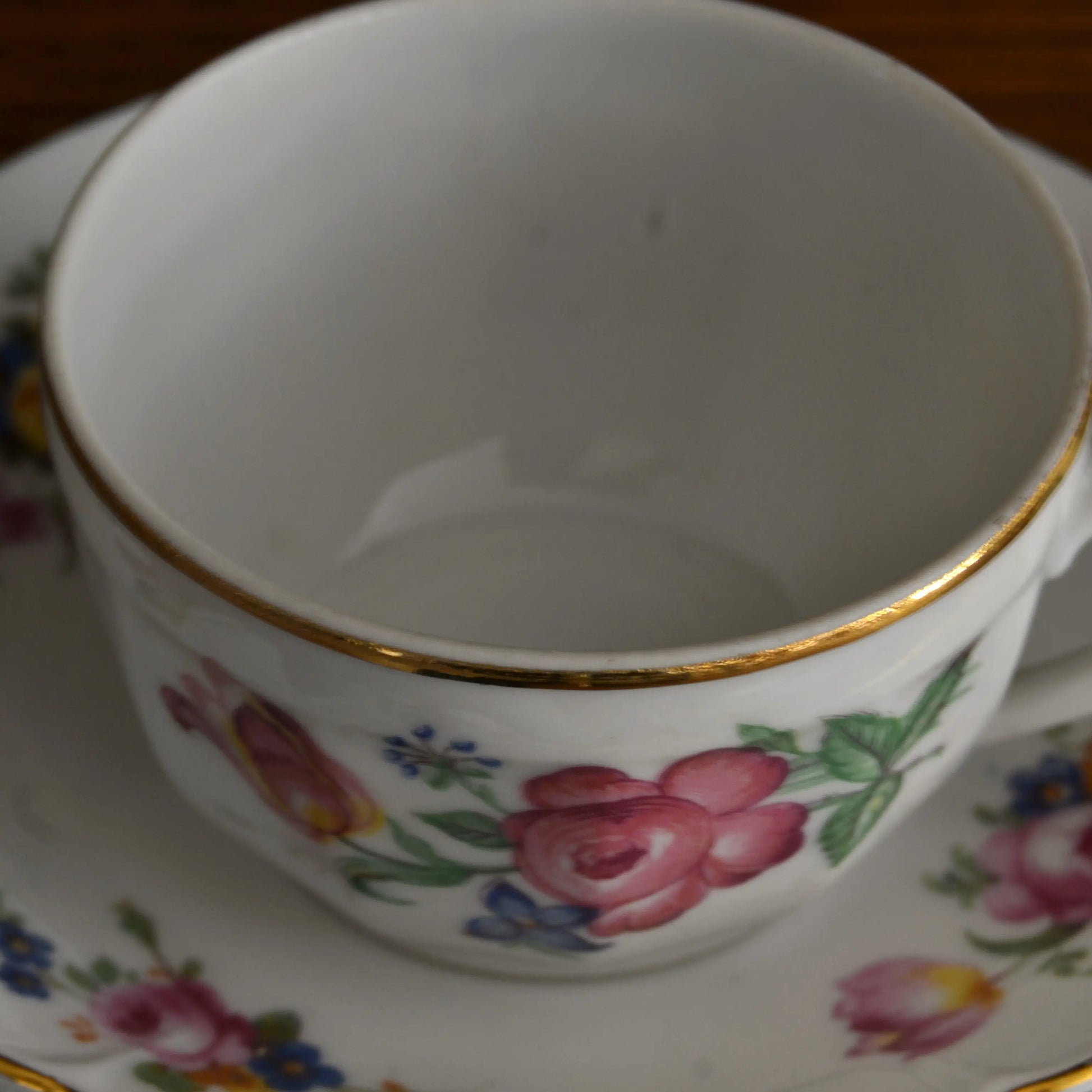 Image de bougie parfumée tasse de thé romantique vintage | Le sens des choses, boutique en ligne de produits artisanaux, naturels et écoresponsables, fabriqués en France ou en Europe : savons artisanaux, bougies parfumées, accessoires zéro déchet.