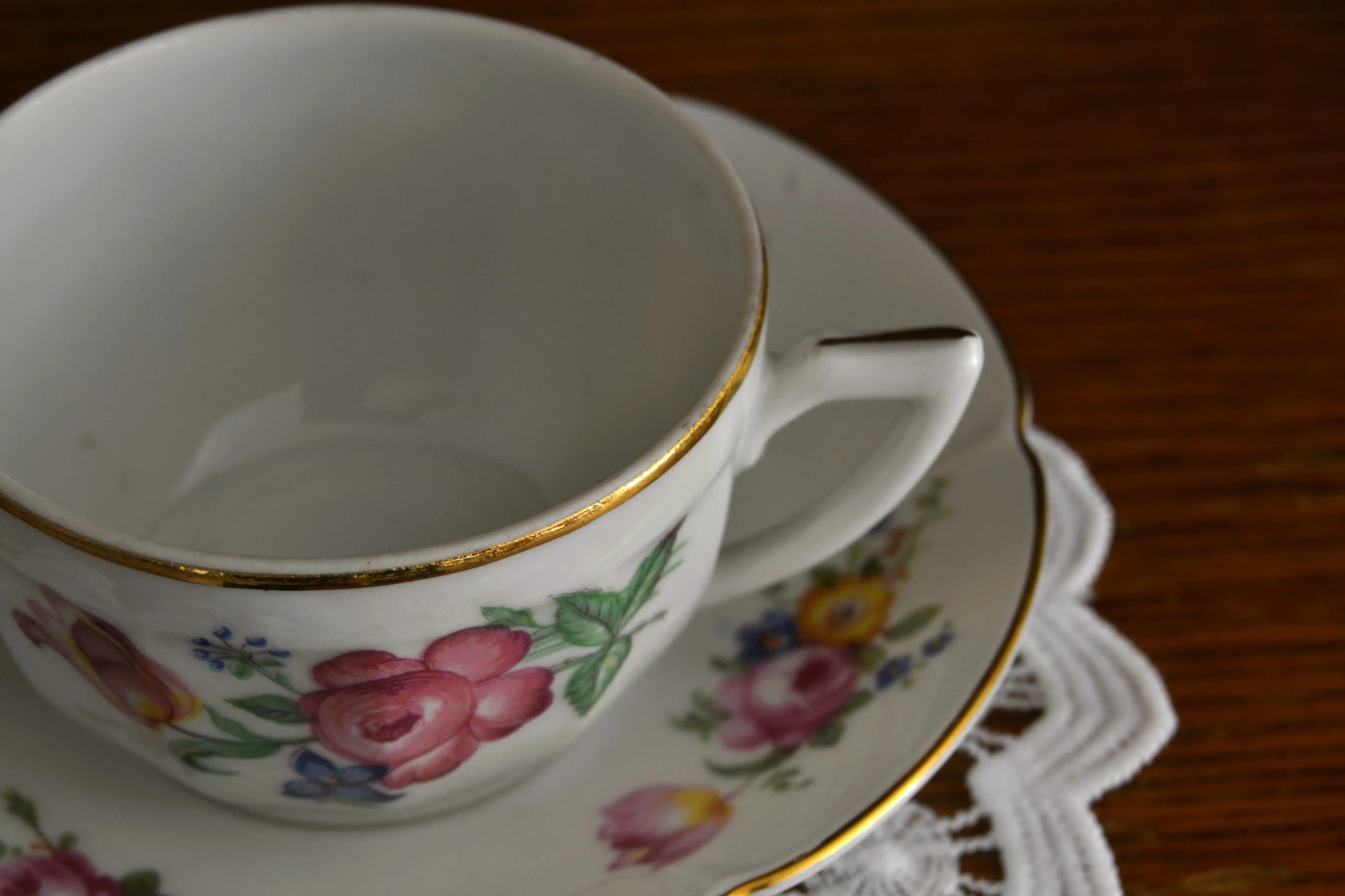 Image de bougie parfumée tasse de thé romantique vintage | Le sens des choses, boutique en ligne de produits artisanaux, naturels et écoresponsables, fabriqués en France ou en Europe : savons artisanaux, bougies parfumées, accessoires zéro déchet.