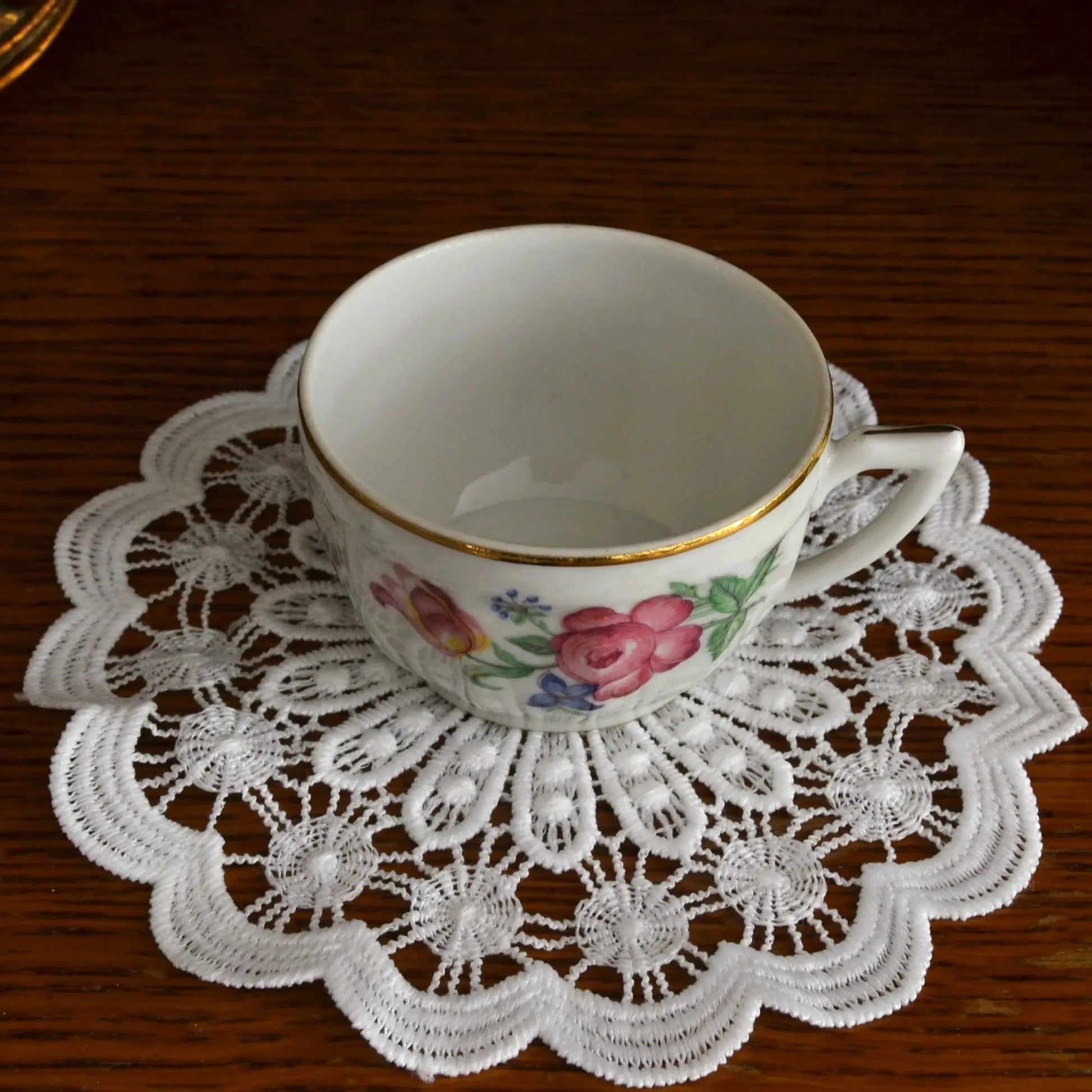 Image de bougie parfumée tasse de thé romantique vintage | Le sens des choses, boutique en ligne de produits artisanaux, naturels et écoresponsables, fabriqués en France ou en Europe : savons artisanaux, bougies parfumées, accessoires zéro déchet.